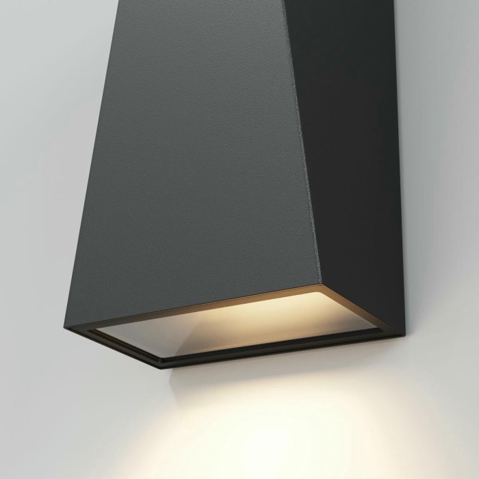 Уличный настенный светодиодный светильник Maytoni Times Square O580WL-L6B