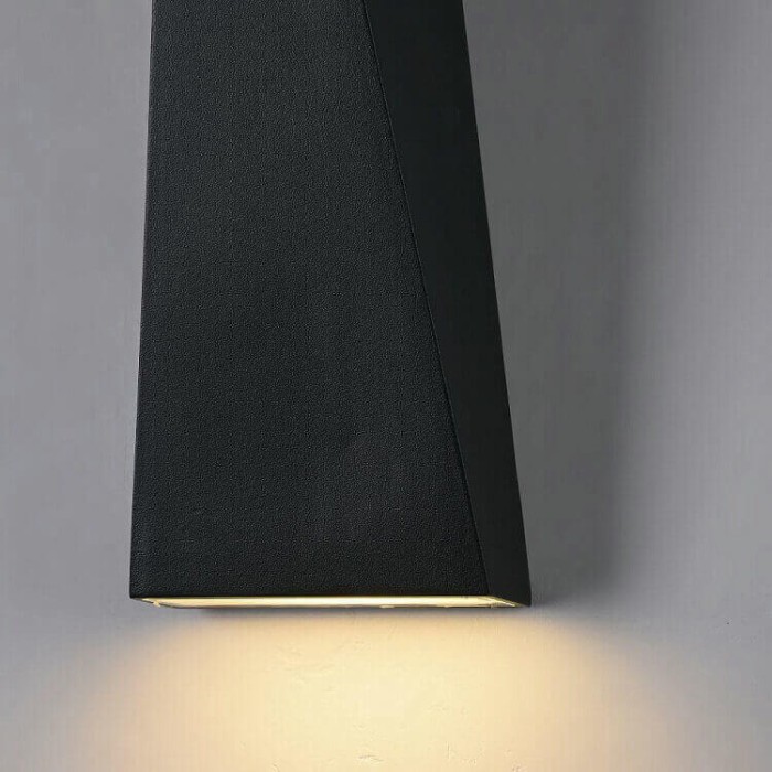 Уличный настенный светодиодный светильник Maytoni Times Square O580WL-L6B