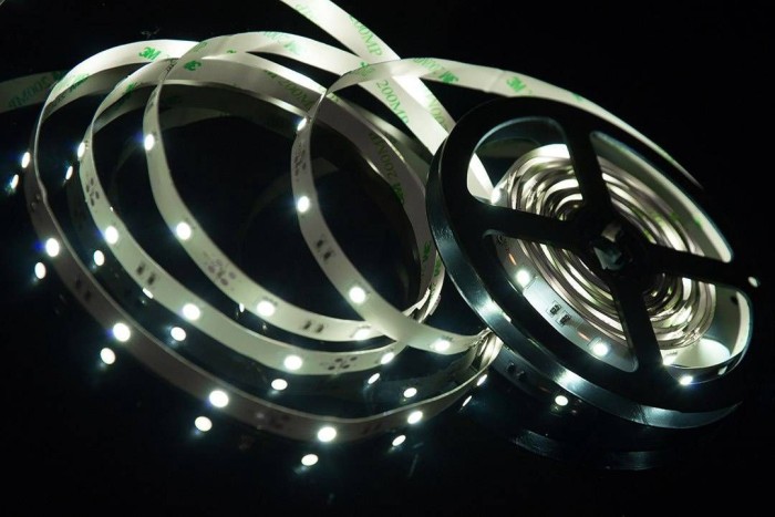 Светодиодная лента SWG 7,2W/m 30Led/m 5050SMD холодный белый 5M SWG530-12-7.2-W-М 009261