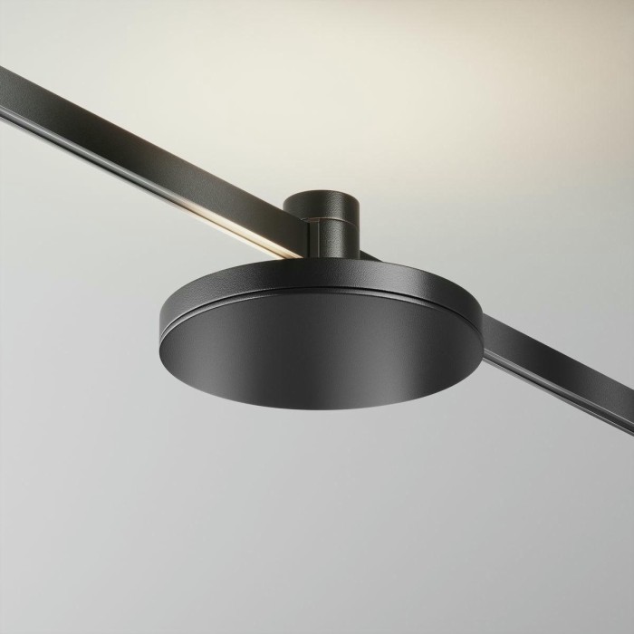 Трековый светодиодный светильник Maytoni Flarity Plato TR152-1-7W4K-B