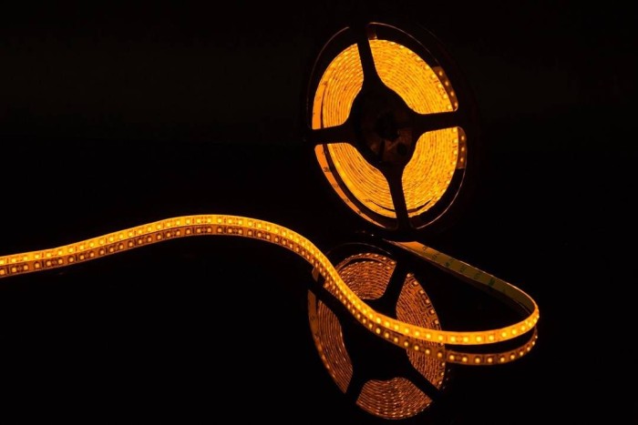 Светодиодная влагозащищенная лента SWG 9,6W/m 120LED/m 3528SMD желтый 5M 000966