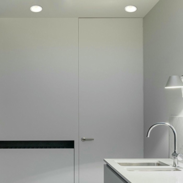 Встраиваемый светодиодный светильник Crystal Lux CLT 008C83 WH 3000K IP54