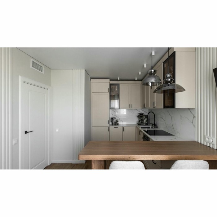 Потолочный светильник Maytoni Alfa C012CL-01W