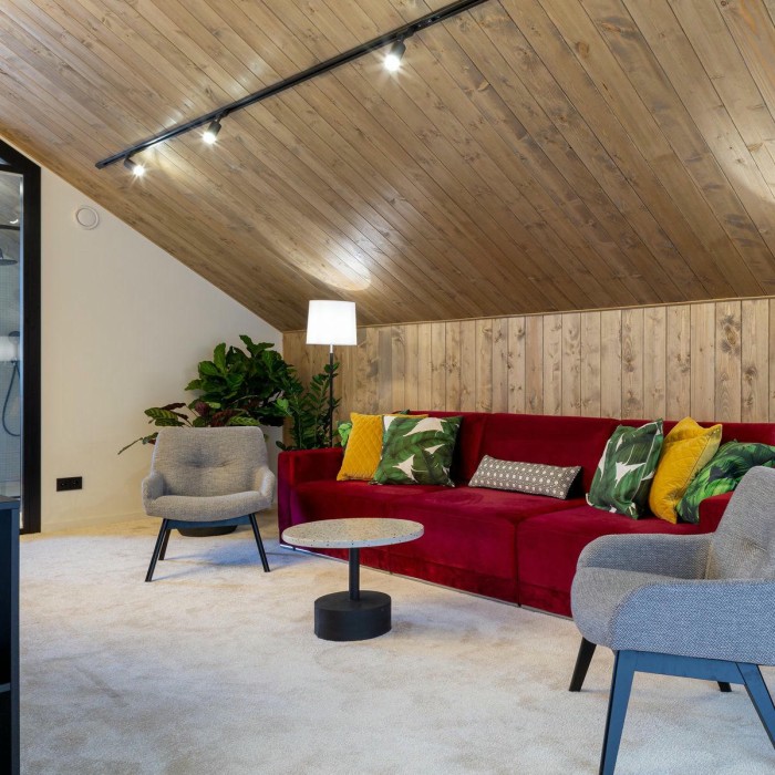 Шинопровод однофазный с вводом питания и заглушкой Elektrostandard 85081/00 a057087