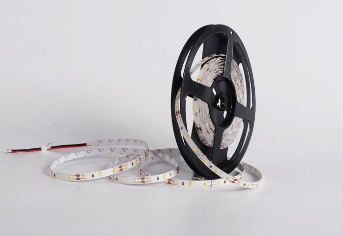 Светодиодная влагозащищенная лента DesignLed 7,2W/m 60LED/m 2835SMD нейтральный белый 5M 001491