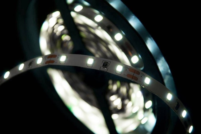 Светодиодная лента SWG 4,8W/m 60LED/m 2835SMD холодный белый 5M 001472