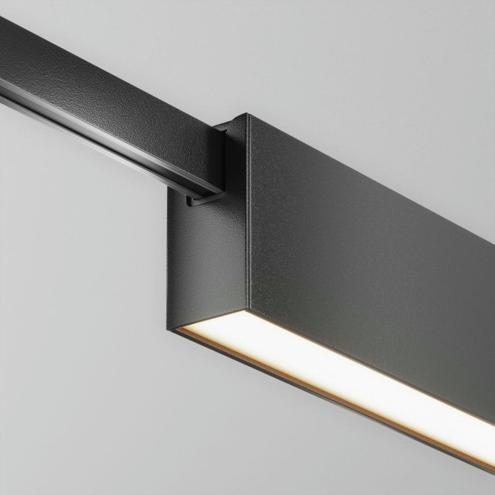 Трековый светодиодный светильник Maytoni Flarity Basis TR151-1-12W4K-B