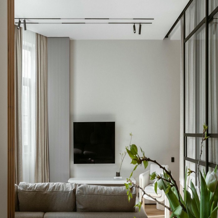 Трековый светодиодный светильник для магнитного шинопровода Maytoni Track Lamps TR019-2-10W3K-B